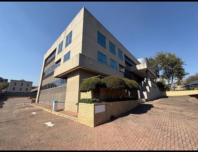4,810M² OFFICE TO LET IN FERNDALE